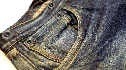 Tác dụng của túi siêu nhỏ trên quần jeans 
